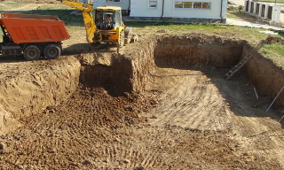 Рытье котлованов под фундамент в Гуково – цена от 2593 руб. за м3 | 2Землекопа-Гкв